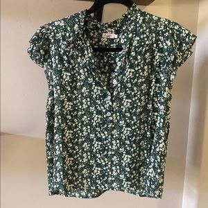 COPY - Faherty green floral shorts leave blouse size small